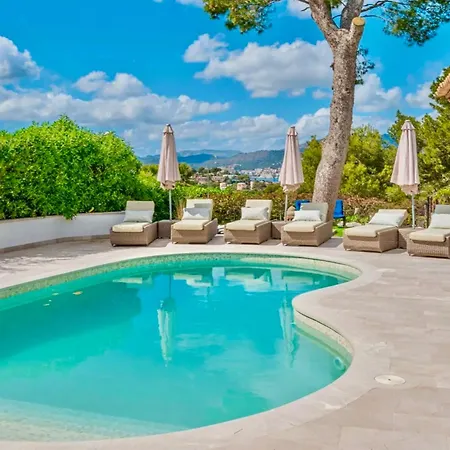 Elegant Escape Featuring A Lavish Pool *